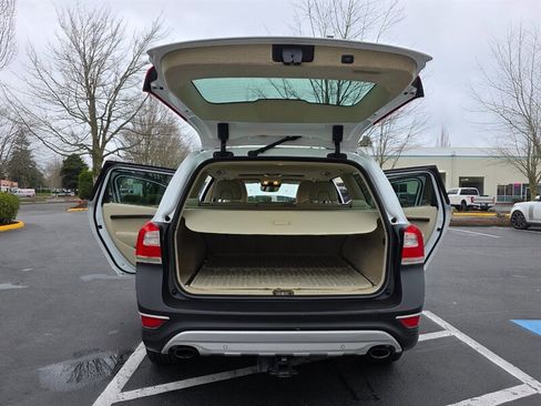 Used 2015 Volvo XC70 T6 Platinum w/ Protection Package image 31