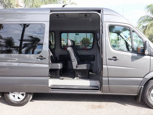 Used 2018 Mercedes-Benz Sprinter 2500 image 11