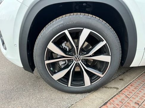 New 2026 Volkswagen Atlas Cross Sport SEL Premium R-Line AWD/4WD image 9