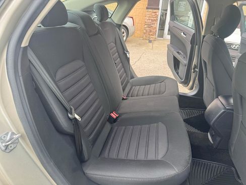 Used 2018 Ford Fusion S w/ Equipment Group 101A image 21