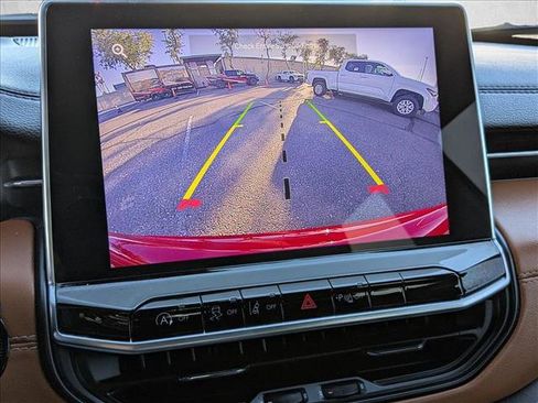 Used 2023 Jeep Compass Limited w/ Sun and Sound Group image 13