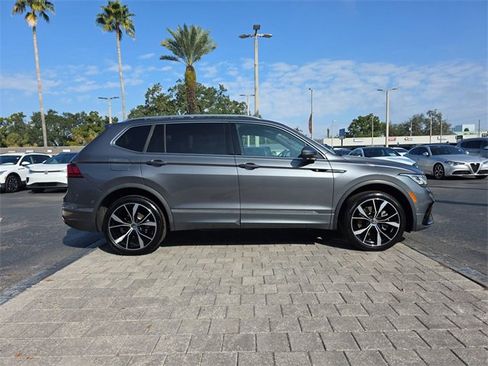 Certified 2024 Volkswagen Tiguan SEL R-Line image 3