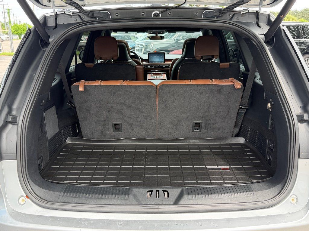 Used 2023 Lincoln Aviator Reserve w/ Equipment Group 201A RWD image 15