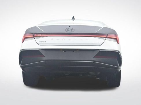 Used 2025 Hyundai Elantra Limited FWD image 34