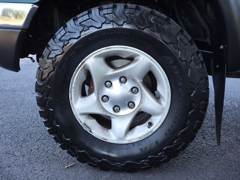 Used 2002 Toyota Tacoma 4x4 Regular Cab image 62