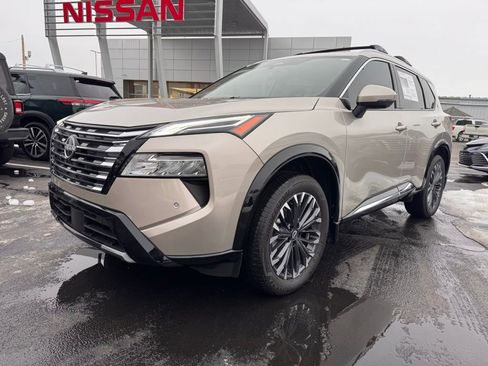 Used 2026 Nissan Rogue Platinum w/ Platinum Premium Package image 1