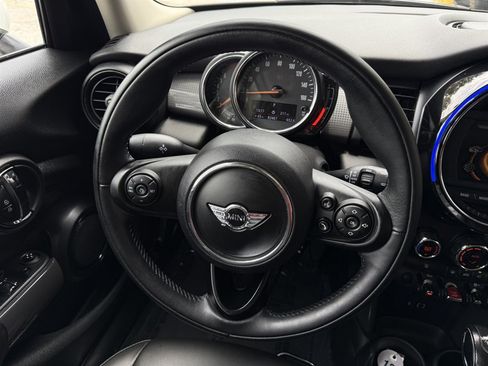 Used 2018 MINI Cooper 4-Door Hardtop FWD image 23