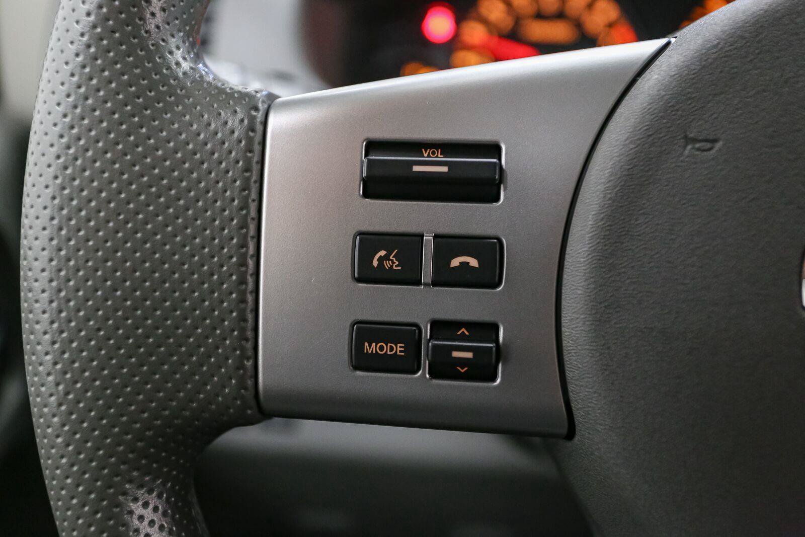 Used 2021 Nissan Frontier SV w/ Midnight Edition Floor Mats AWD/4WD image 32