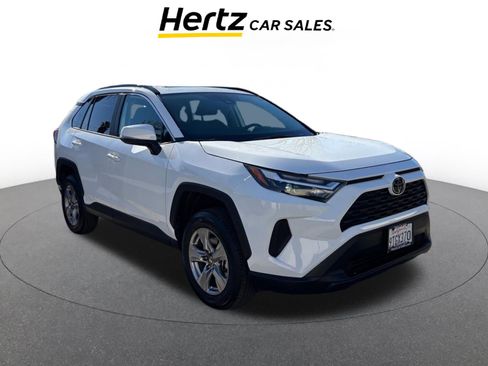 Used 2025 Toyota RAV4 XLE image 1