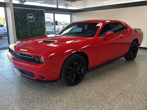 Used 2015 Dodge Challenger R/T w/ Quick Order Package 22B R/T RWD image 3