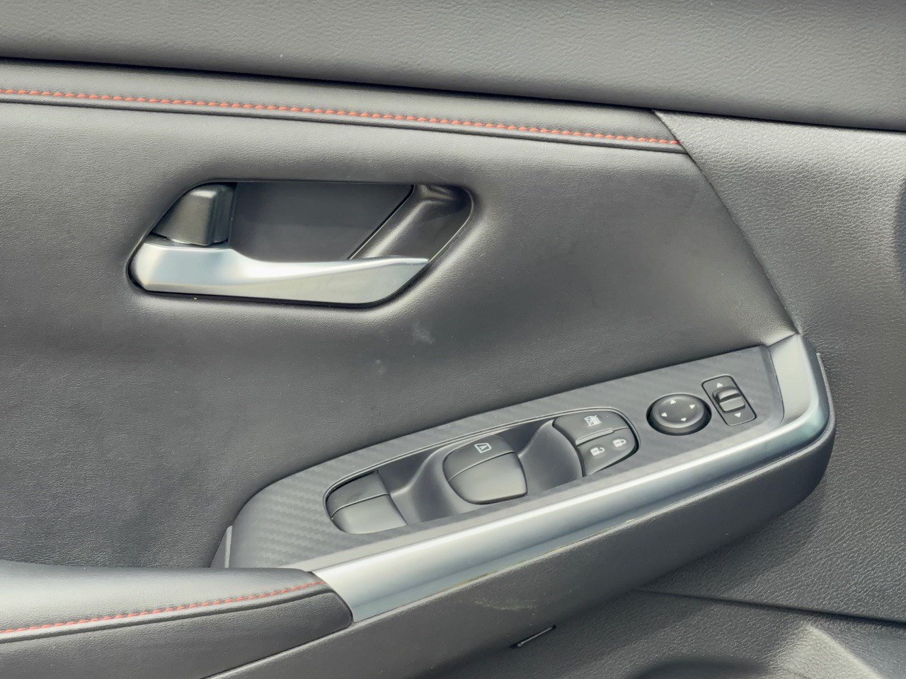 Used 2025 Nissan Sentra SR FWD image 15