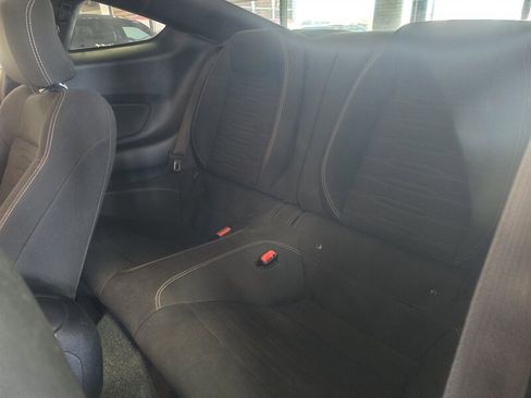 Used 2017 Ford Mustang Coupe image 10