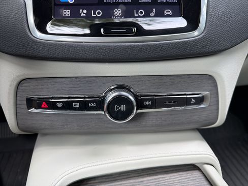 Used 2024 Volvo XC90 B5 Plus w/ Protection Package Premier AWD/4WD image 25