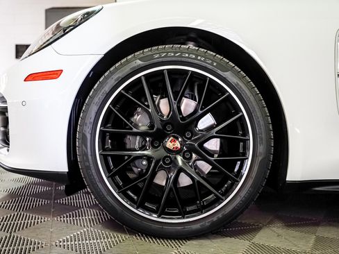 Certified 2023 Porsche Panamera image 14