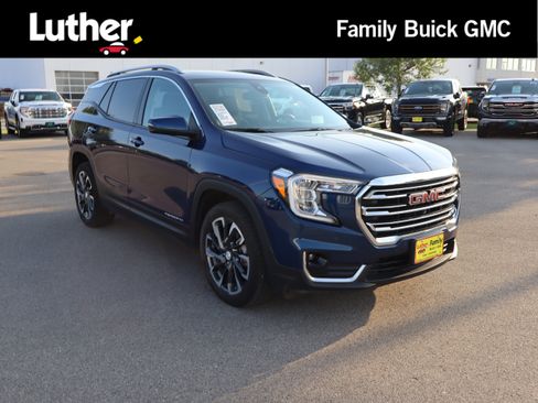 Used 2022 GMC Terrain SLT w/ Infotainment Package II AWD/4WD image 1