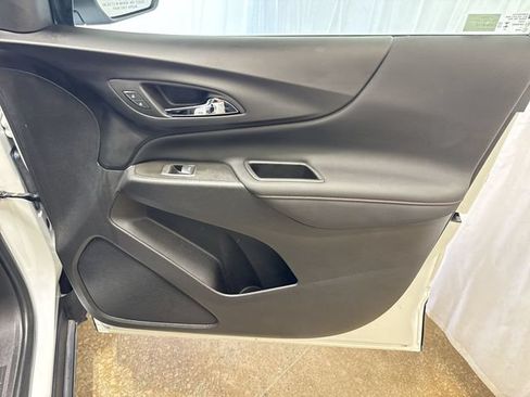 Used 2024 Chevrolet Equinox RS FWD image 27