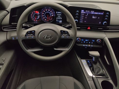 Used 2023 Hyundai Elantra SEL image 22