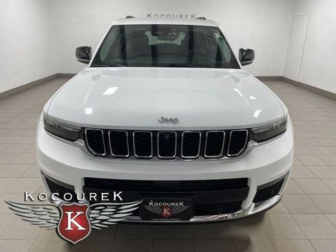 Used 2023 Jeep Grand Cherokee L Limited w/ Luxury Tech Group II AWD/4WD image 2