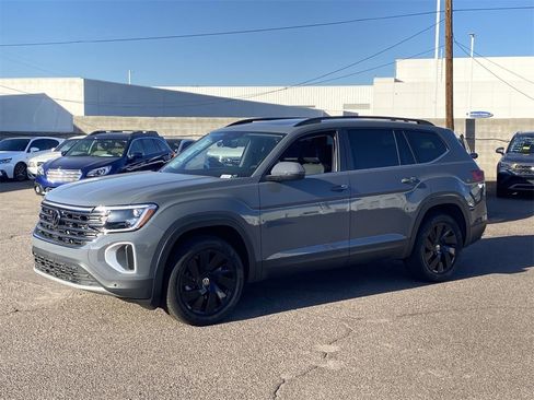 New 2026 Volkswagen Atlas SE image 3