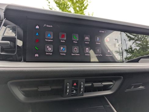 Certified 2025 Porsche Cayenne Coupe image 15