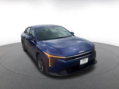 Used 2025 Kia K4 LXS FWD image 9