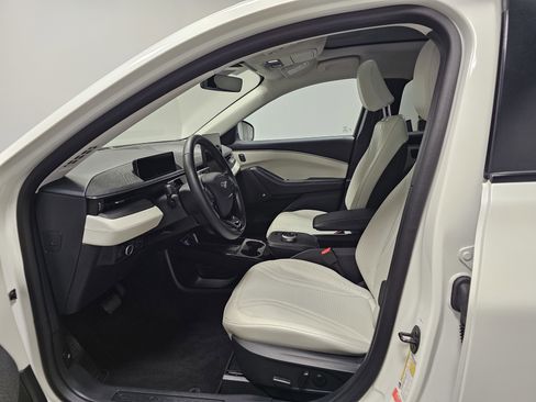 Used 2024 Ford Mustang Mach-E Premium image 16
