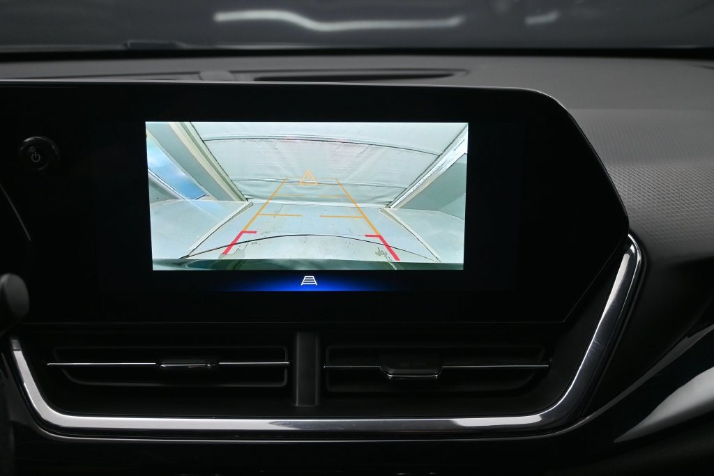 Used 2025 Chevrolet Trax RS w/ Sunroof Package FWD image 15