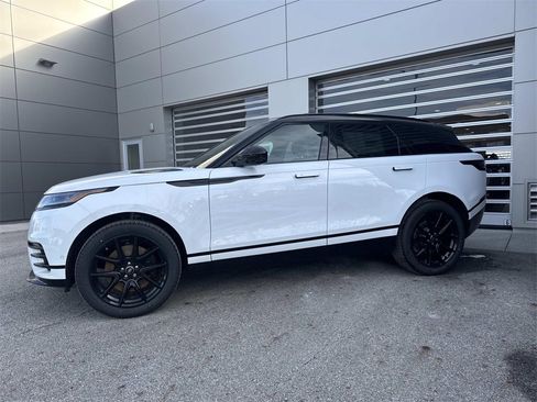 New 2026 Land Rover Range Rover Velar Dynamic SE image 3