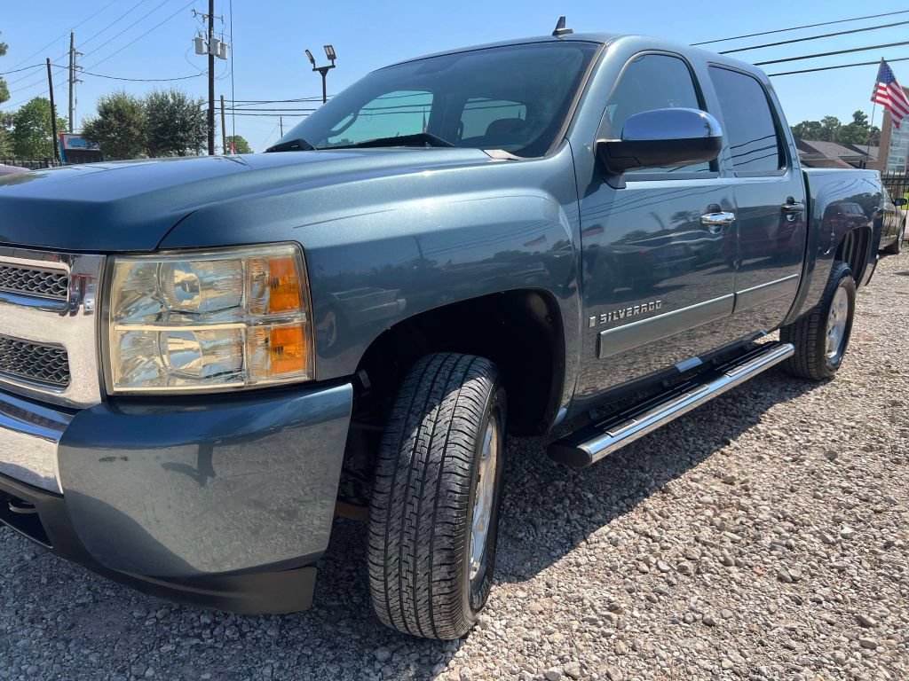 Used 2007 Chevrolet Silverado 1500 LT w/ 1LT Convenience Package RWD image 3