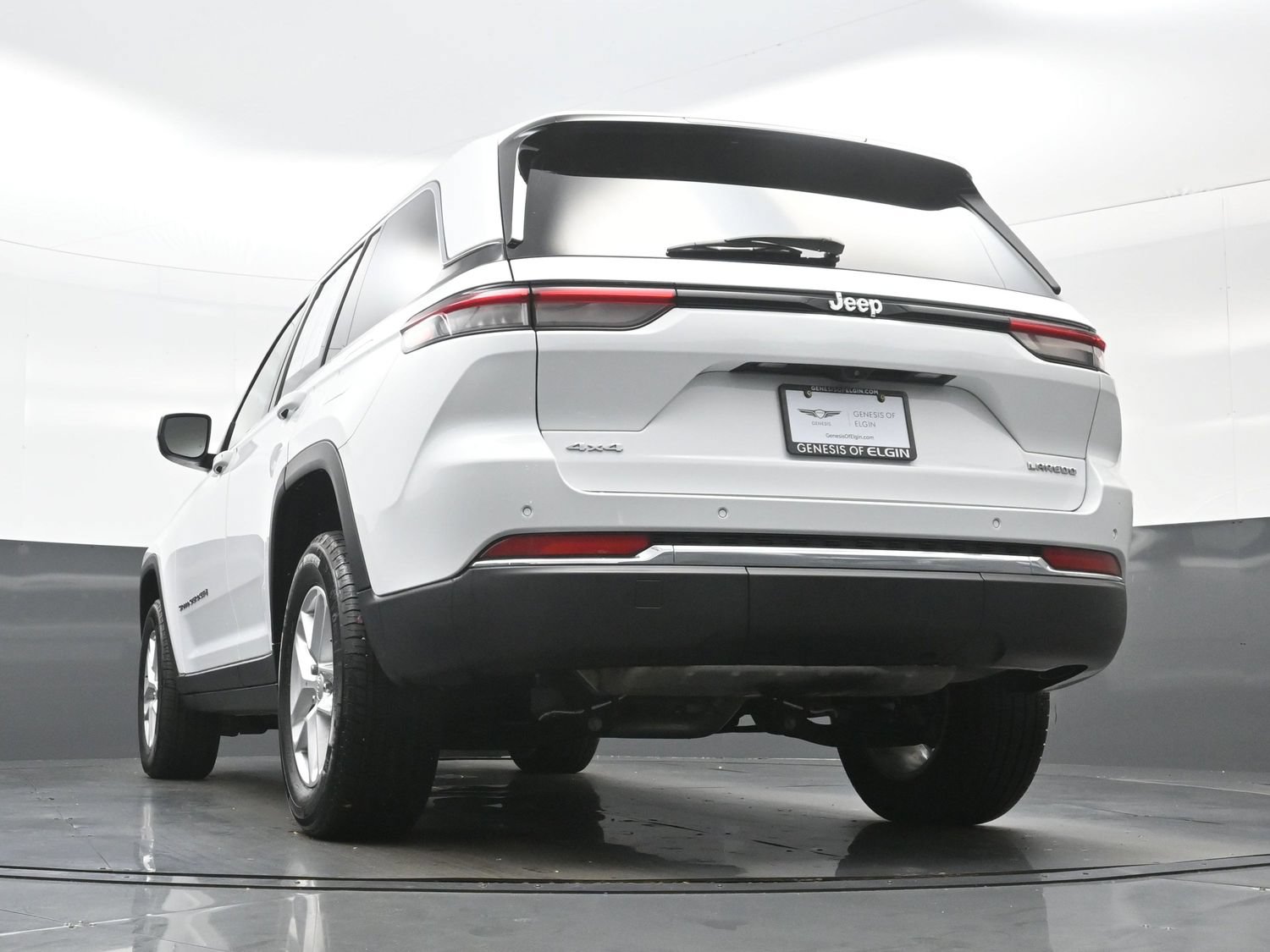 Used 2023 Jeep Grand Cherokee Laredo X AWD/4WD image 28