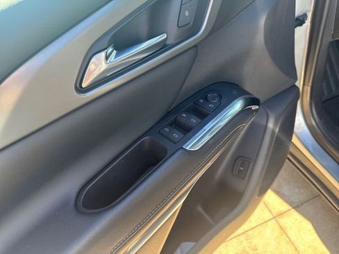 Certified 2025 Chevrolet Traverse LT image 17