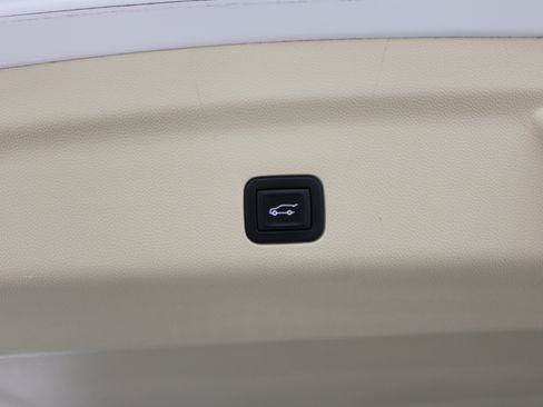 Used 2021 Cadillac Escalade Premium Luxury w/ Driver Assist Tech Package AWD/4WD image 28