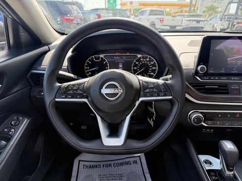 Used 2025 Nissan Altima 2.5 SV FWD image 16