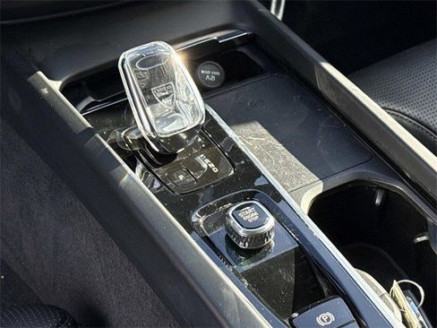 Used 2022 Volvo XC60 B6 Inscription w/ Advanced Package image 23