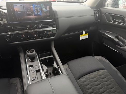 New 2026 Nissan Pathfinder SV image 31