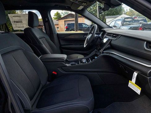 New 2025 Jeep Grand Cherokee L Laredo w/ Luxury Tech Group I image 34