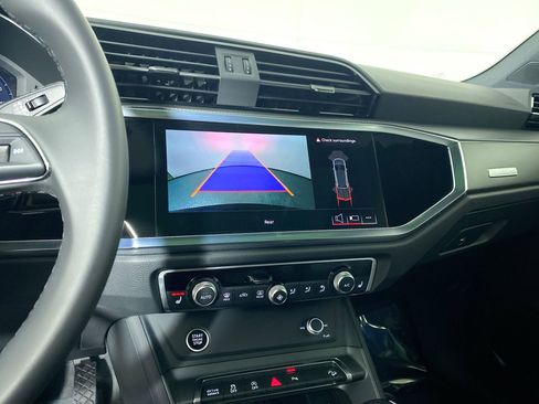 Certified 2025 Audi Q3 2.0T Premium w/ Convenience Package image 5