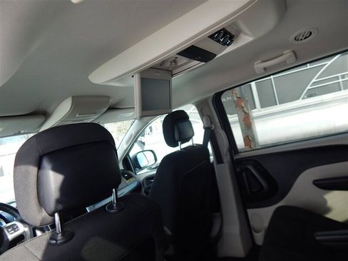 Used 2017 Dodge Grand Caravan SE w/ Power Window Group image 13