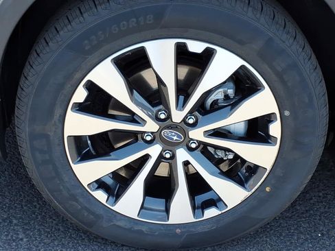 Used 2017 Subaru Outback 2.5i Limited AWD/4WD image 12