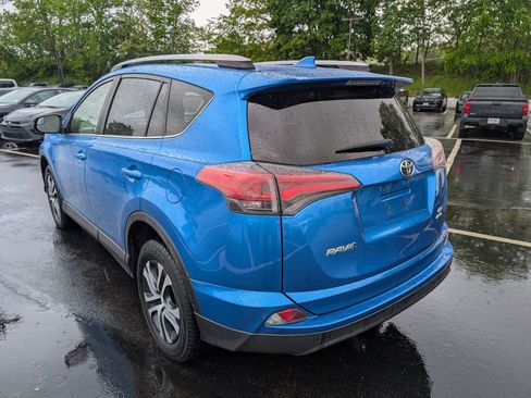 Used 2018 Toyota RAV4 LE w/ All Weather Liner Package AWD/4WD image 5