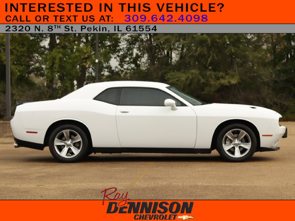 Used 2016 Dodge Challenger SXT RWD image 8