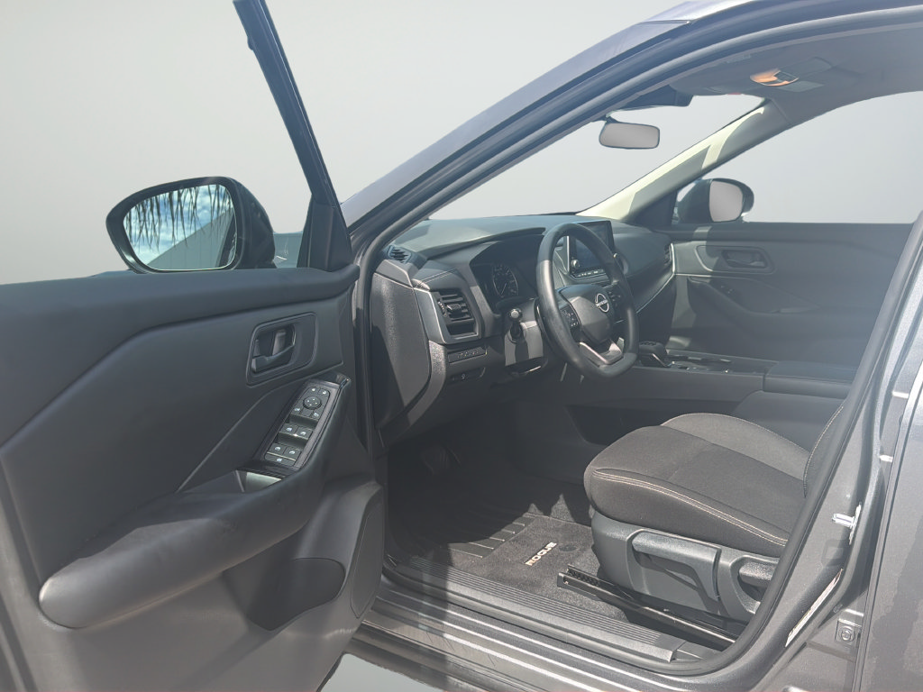 Certified 2025 Nissan Rogue S FWD image 18