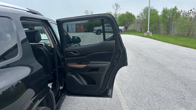 Certified 2019 GMC Acadia Denali w/ Technology Package AWD/4WD image 29