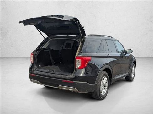 Used 2023 Ford Explorer XLT w/ Equipment Group 202A image 6