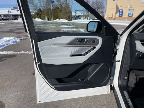 New 2026 Ford Explorer Platinum image 20
