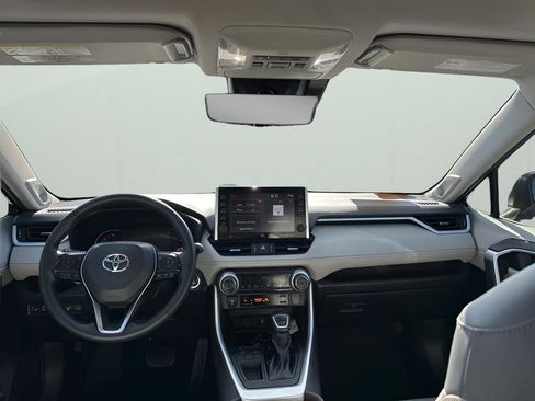 Used 2022 Toyota RAV4 Limited image 21