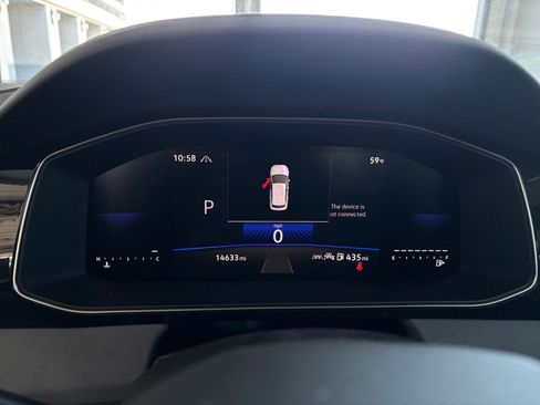 Used 2025 Volkswagen Jetta SE image 38