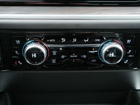 New 2026 GMC Sierra 1500 SLT w/ SLT Premium Plus Package image 7