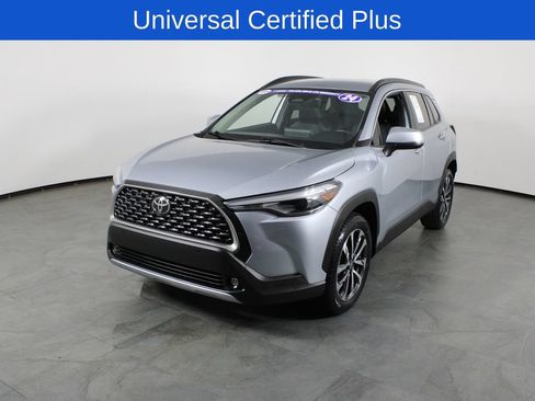 Used 2024 Toyota Corolla Cross XLE FWD image 2