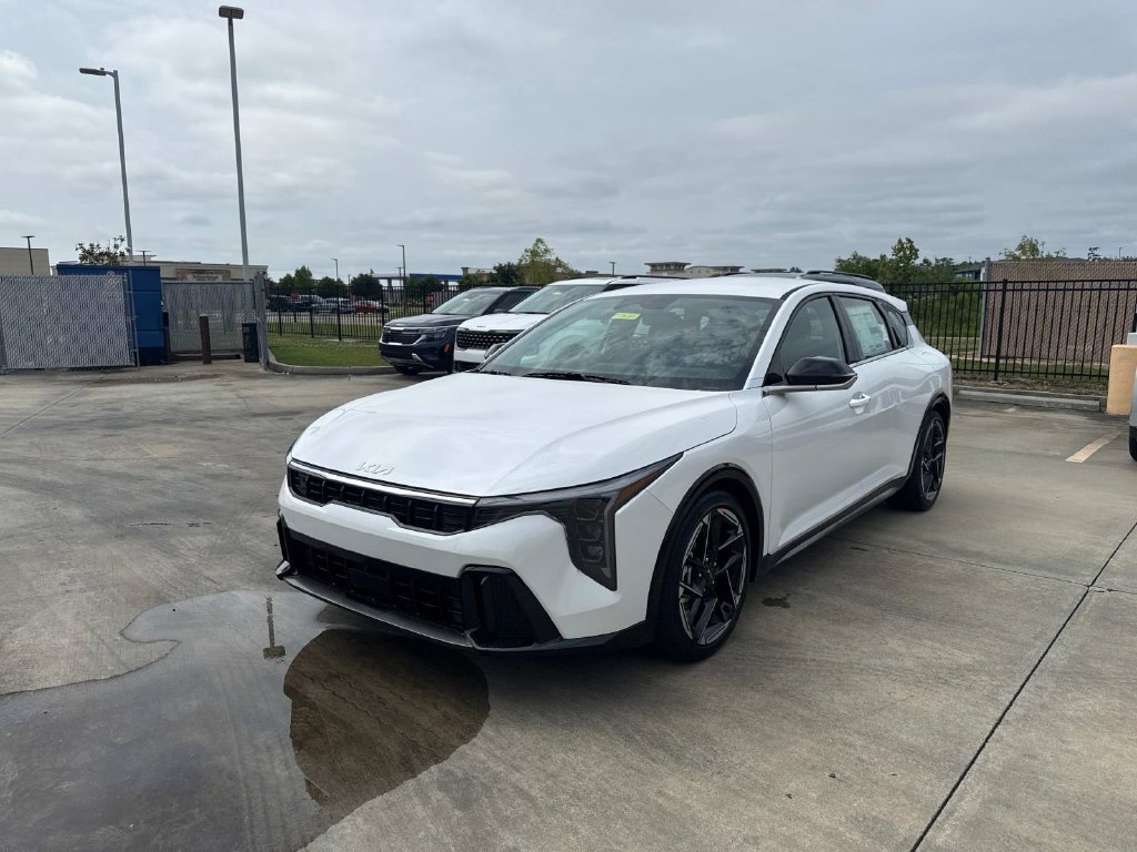 New 2026 Kia K4 GT-Line Turbo FWD image 3